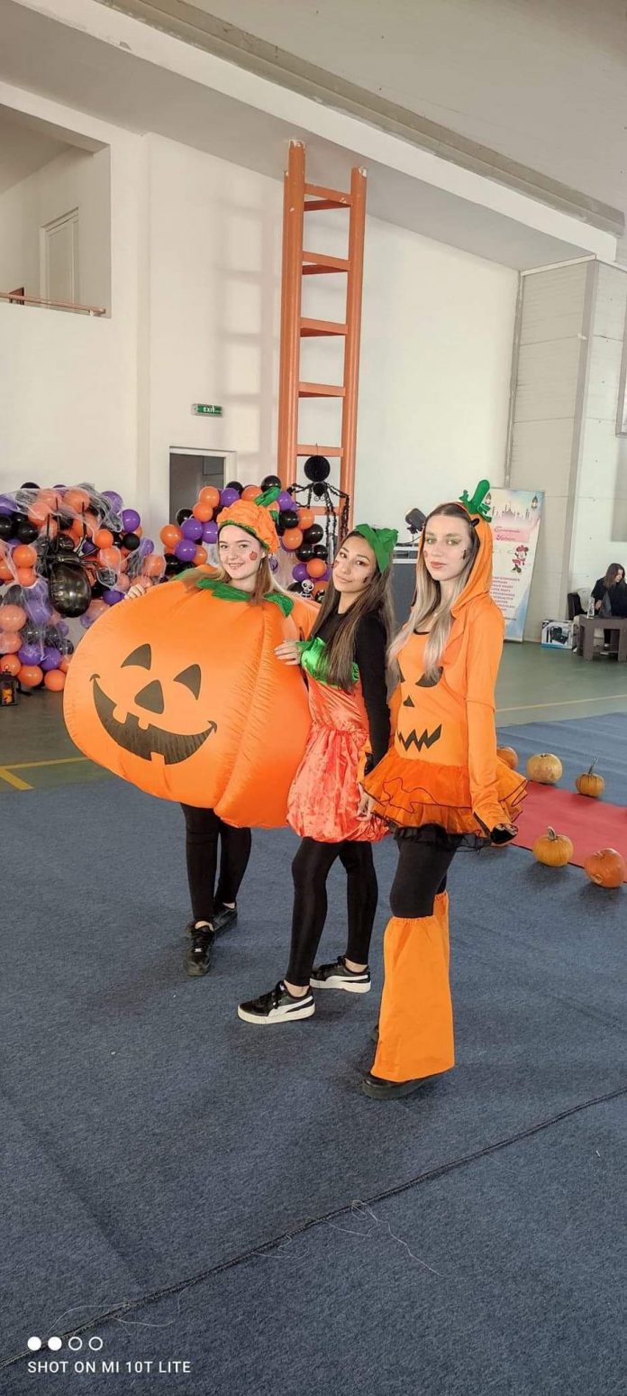 Spectacol tematic, mâine, la Rovinari