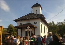 Mitropolitul Olteniei a resfinţit Biserica din Parohia Corobăile, comuna Dragoteşti, Gorj (I) – ,,Ca fiu al satului acestuia, mi-am dorit ca să mă întorc în comunitate şi să continui tradiţia înaintaşilor, pentru a-L sluji pe Dumnezeu cu tot sufletul, cu tot cugetul meu”!