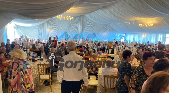 Petrecere cu 3000 de pensionari la Târgu-Jiu!