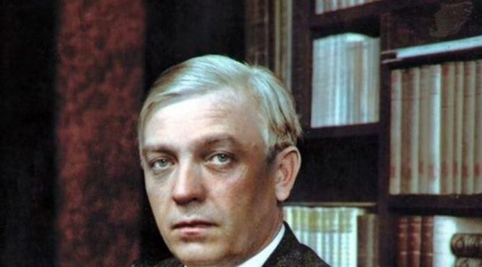 Despre două discursuri de recepție: „Elogiul satului românesc” și „Laudă țăranului român”