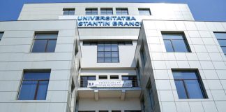 Se fac pregătiri pentru Balul Bobocilor, la UCB Târgu-Jiu