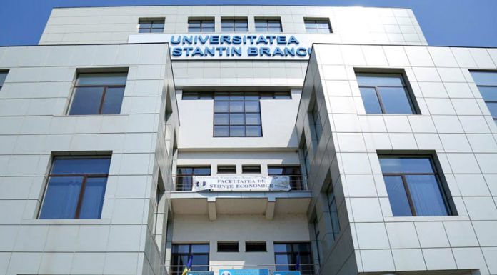 Se fac pregătiri pentru Balul Bobocilor, la UCB Târgu-Jiu