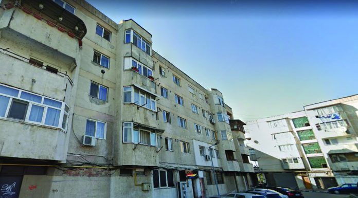 Evacuat din casă după o beție