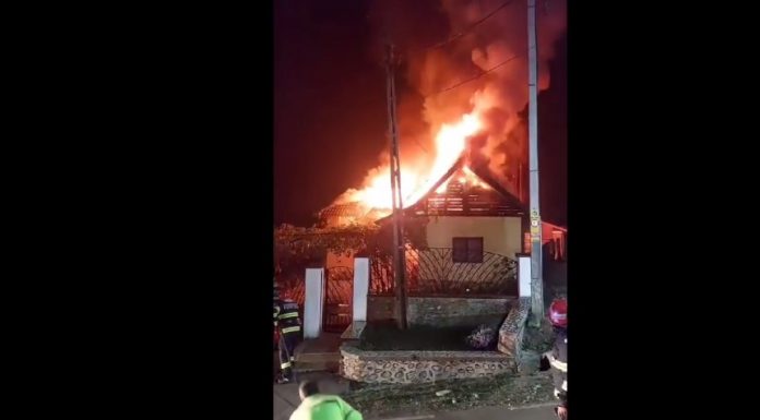 Au rămas fără casă în prag de iarnă. Apelul primarului din Tismana