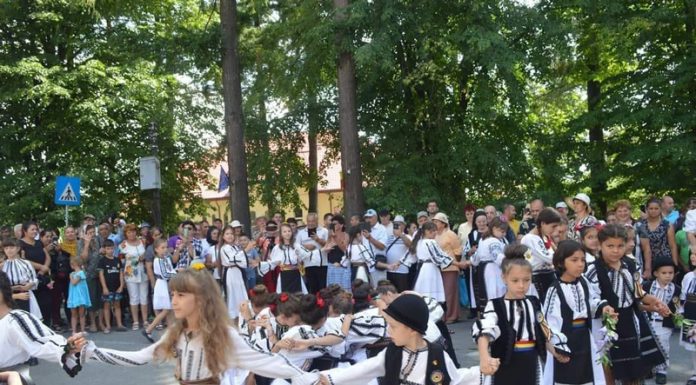 Se fac înscrieri la o secție din județ a Școlii Populare de Arte