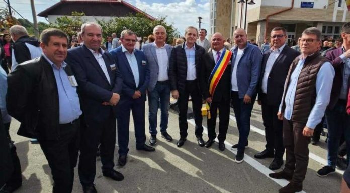 Doi primari au părăsit barca PNL Gorj. Vor candida din partea PSD