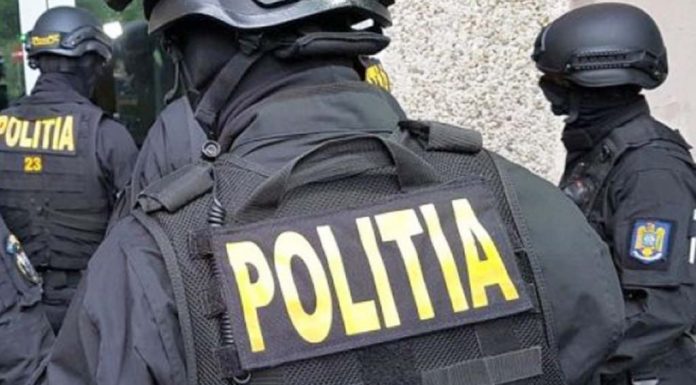 Gorj: Percheziții la persoane bănuite de înșelăciune