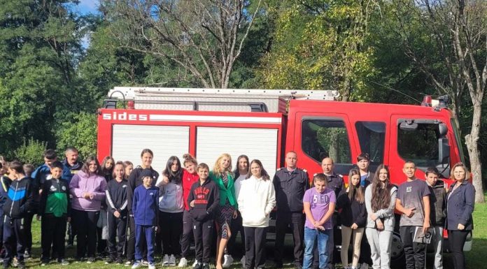 Pompierii s-au întâlnit cu elevii de la Stănești