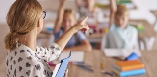 Prime de carieră pentru angajații din Educație