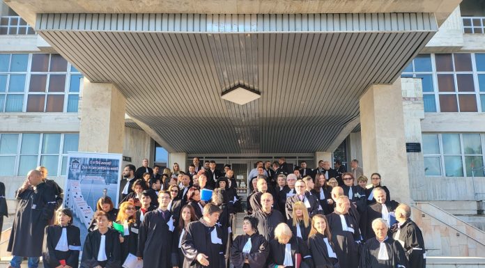 „Ziua în care justiția nu există!” Avocații nu intră astăzi în sălile de judecată