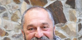 Un sculptor ce a expus în SUA va fi premiat în cadrul manifestărilor din 27 octombrie, din orașul lui Brâncuși