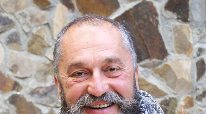 Un sculptor ce a expus în SUA va fi premiat în cadrul manifestărilor din 27 octombrie, din orașul lui Brâncuși