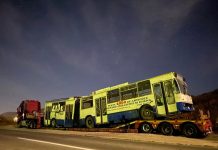 Troleibuzul din Târgu Jiu pentru care s-au strâns bani spre a fi expus ca piesă de muzeu a ajuns la Câmpulung