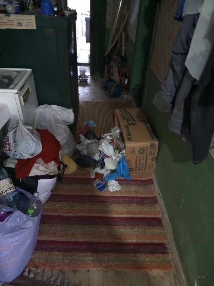 FOTO| Azi-noapte: Un urs a intrat ÎNTR-O CASĂ din Alimpești!