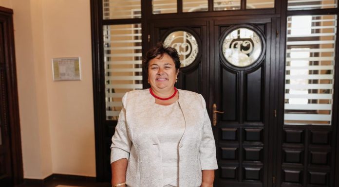 Cum se „recompensează” profesorii în prag de pensionare, la Colegiul Național „Spiru Haret” din Târgu Jiu