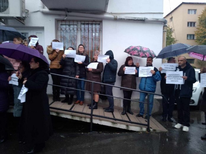 Grevă de avertisment la Prestații Sociale și Casa de Pensii Gorj