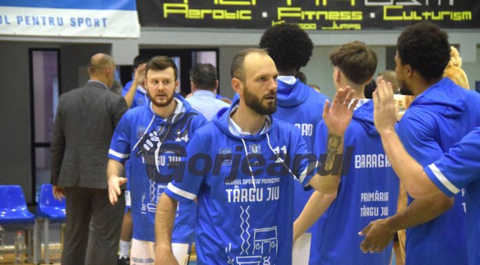 Probleme mari la echipa de baschet. Jucătorii cad pe capete