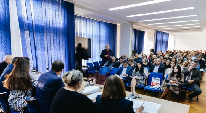 Discuții privind tăierile bugetare, la Prefectura Gorj