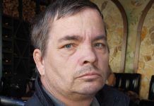 Nu-i poate lua tratamentul fetiței sale cu handicap, pentru că polițistul din comună i-a reținut cartea de identitate!