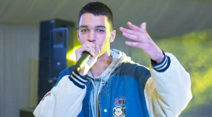 Adolescentul care și-a curmat viața, condus pe ultimul drum. Mesaj pentru toți părinții: ,,Sufletul unui copil poate sângera uneori invizibil…”