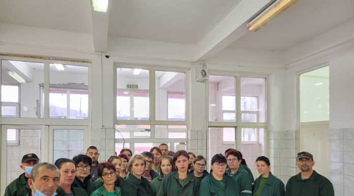 Salarii de mizerie în minerit, tăieri de venituri în CEO, proteste