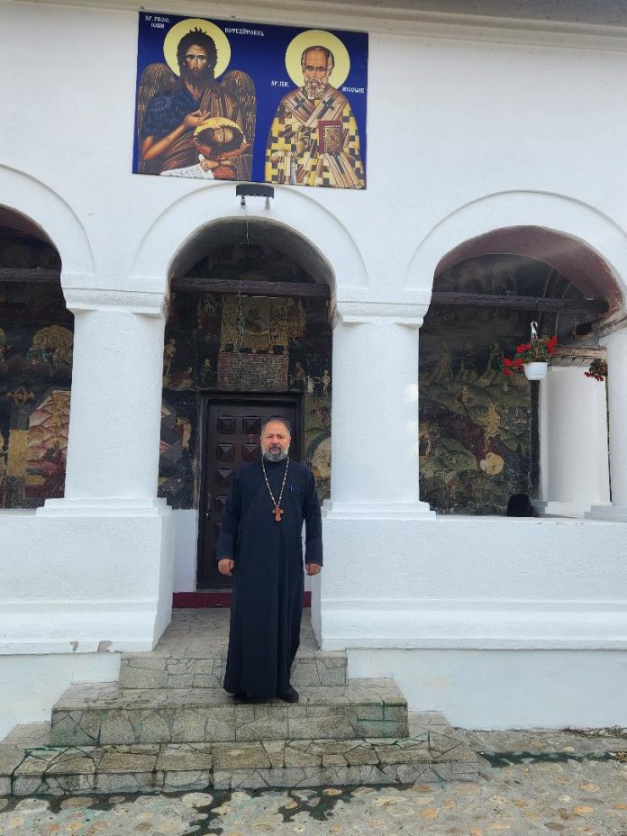 Învăţătura Preotului de altar – Sfântul Ier. Nicolae, ocrotitorul bisericii noastre de parohie – ,,Nicolae, să intri în slujba poporului dacă mă iubești cu adevărat! Întoarce-te printre oameni, pentru ca prin tine să se preamărească”!