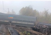 Două vagoane ale unui tren încărcat cu cărbune au deraiat noaptea trecută, la Dragotești