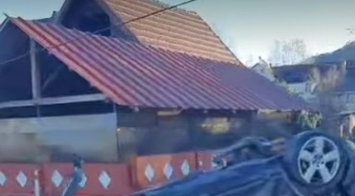 Bărbat din Alimpești, rănit după ce a intrat cu mașina într-un cap de pod