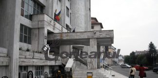 Pedepsit pentru că a spart monitorul de la „păcănele”!