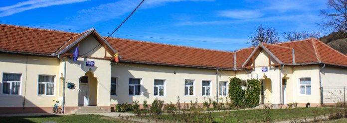 Școli de la țară, dotate cu echipamente digitale