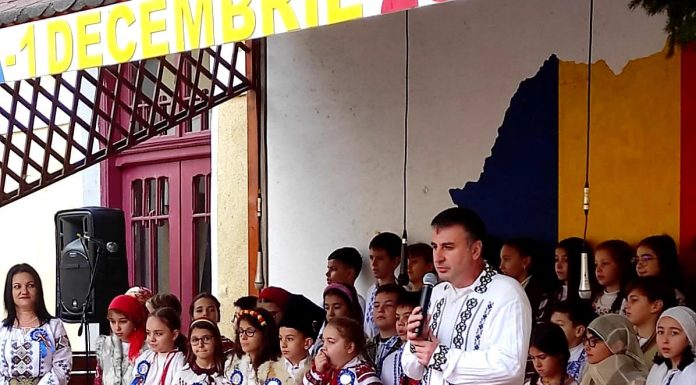 FOTO, VIDEO, Târgu Jiu: Sărbătoare la Școala ”Alexandru Ștefulescu”: ”Celebrăm ziua în care s-a făcut dreptate!”