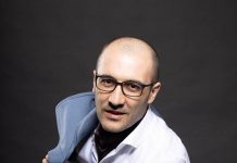 Au început cursurile de management în domeniul construcțiilor, la Academia Corobea. Fondatorul este din Târgu Jiu