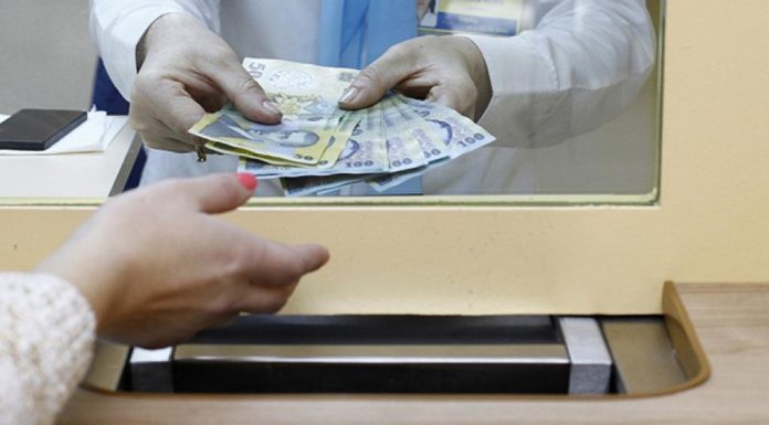 Consecința plafonării plăților cash: Băncile cresc comisioanele