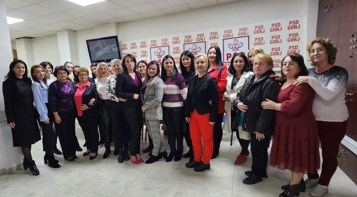 Târgu Jiu: 30 de femei liberale au trecut la Organizația de Femei a PSD