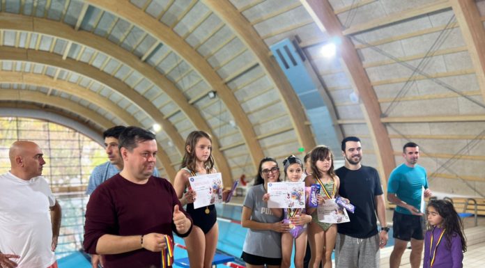 Târgu Jiu: Câștigătorii concursului de înot, premiați