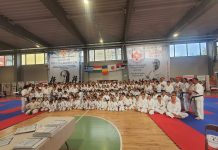 Medalii pentru sportivii unui club de karate din Târgu Jiu