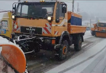 VIDEO| Ninge la munte. Utilajele deszăpezesc la Rânca și Godeanu