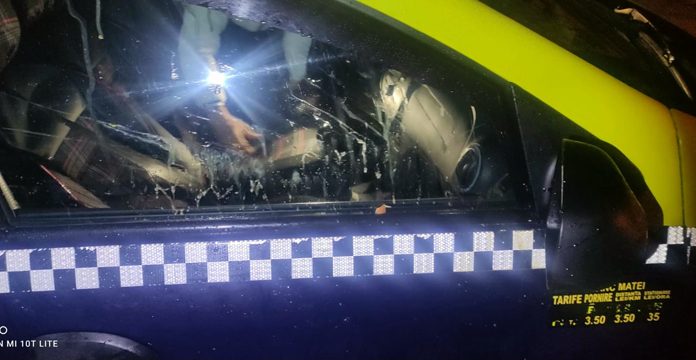 Tineri amendați! Au aruncat cu ouă în mașini ca „să se distreze”