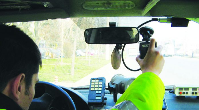 Prins cu 127 km/h! Cum a încercat un vitezoman să scape de amendă