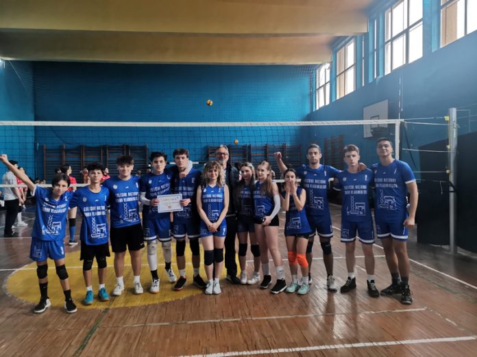 Succes la volei pentru echipele de fete și băieți, de la CNTV Târgu Jiu