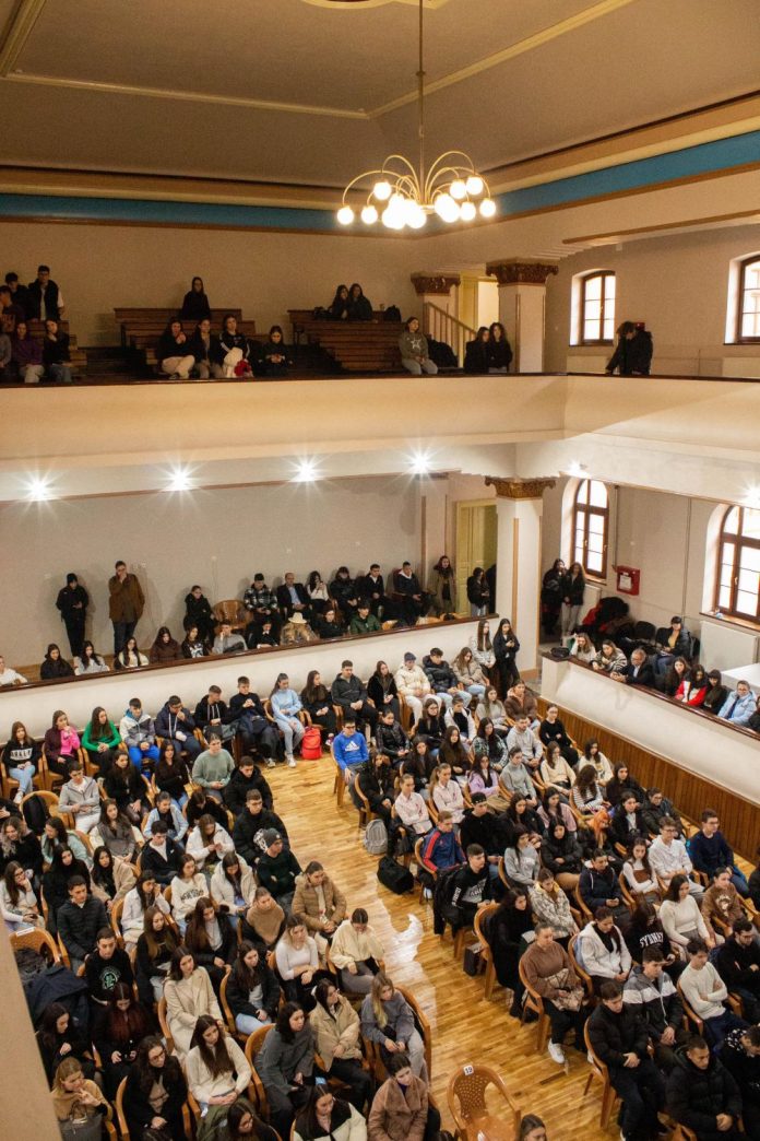 Mândria și bucuria de a fi elev în Colegiul Național ,,Spiru Haret” Târgu Jiu