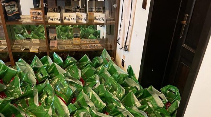 Cadouri pentru copiii dintr-o comună, din partea ADER Târgu Jiu