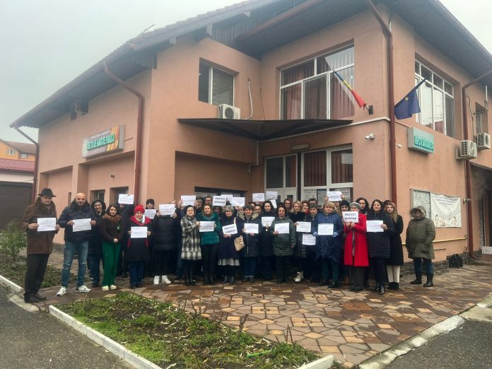 Nu renunță la proteste