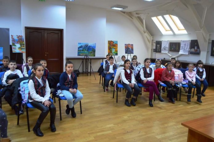 Elevii unei școli din Târgu Jiu, premiați la Biblioteca Județeană