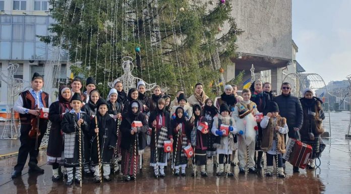 Ansamblul „Roua-Cloșani”, prezent la Festivalul de colinde de la București