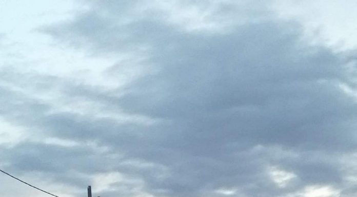 Accident între două mașini în Târgu Jiu. Șoferii au fost răniți