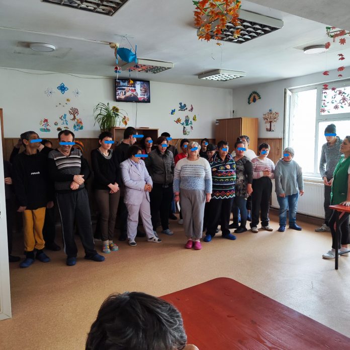 Persoanele cu dizabilități din centrele DGASPC Gorj, sărbătorite de ziua lor