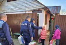 Cadouri de la polițiști pentru zeci de familii din Gorj