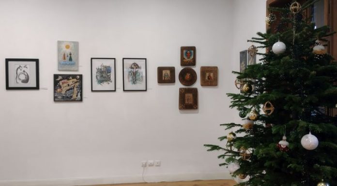 Expoziție de grafică, pictură și recital de colinde și muzică folk, la Muzeul Național “Constantin Brâncuși” din Târgu Jiu