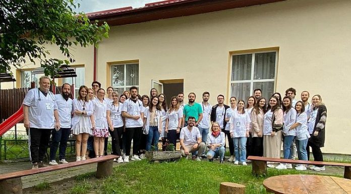 Prin Programul “SĂNĂTATE ÎN VECINĂTATE”, Asociația Medcorp și OMV Petrom sprijină comunitățile rurale cu acces limitat la servicii medicale din județul Gorj